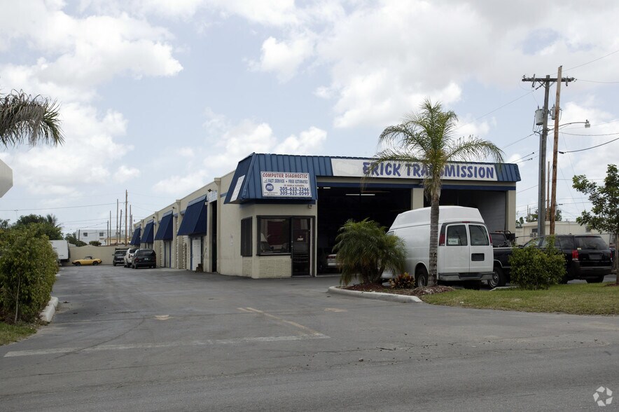 More Photos Of 4201-4237 NW 37th Ave, Miami Warehouse For Lease