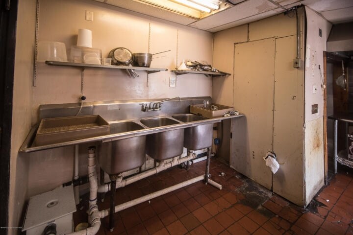 More Photos Of 524 Court St, Scranton General Retail For Sale