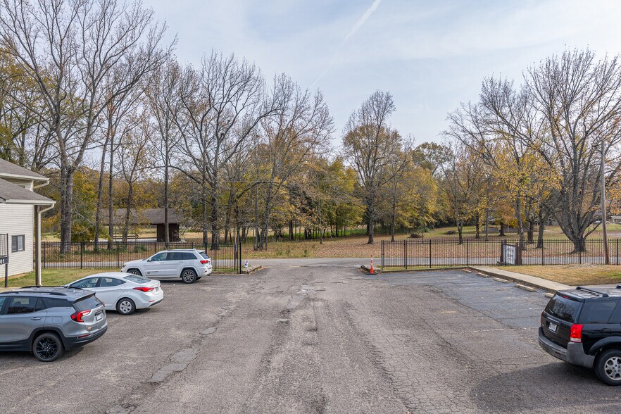 More Photos Of 401 N Cumberland Ave, Russellville Apartments For Sale