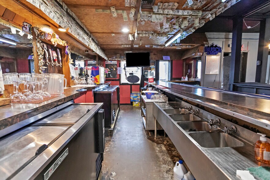 More Photos Of 220 N Old Route 66, Litchfield Restaurant For Sale