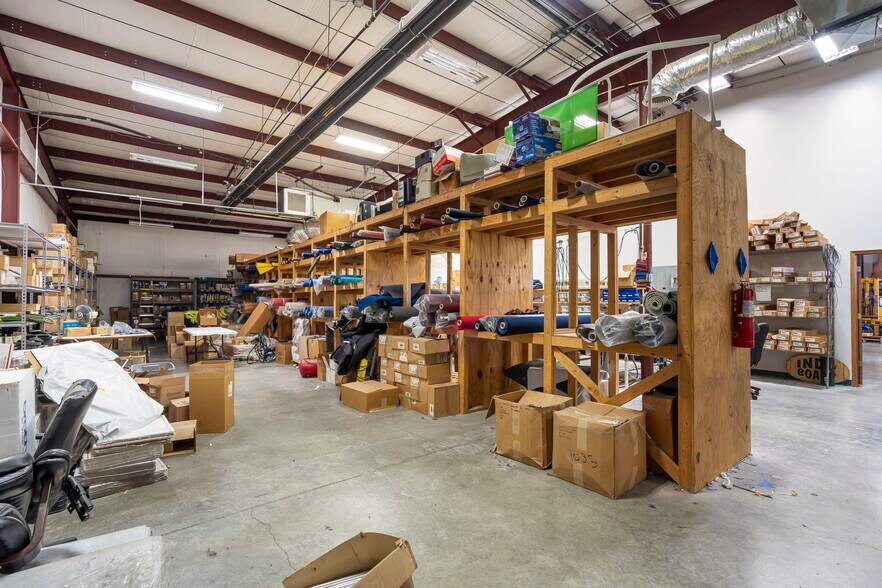 More Photos Of 5410 S Daniel St, Battlefield Manufacturing For Sale