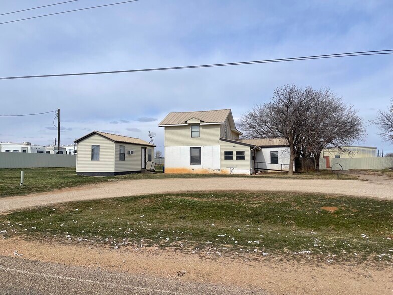More Photos Of 505 E County Road 7300, Lubbock Trailer Camper Park For Sale