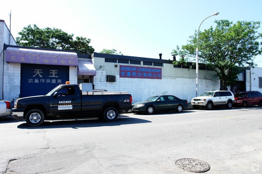 Primary Photo Of 13410 32nd Ave, Flushing Warehouse For Lease