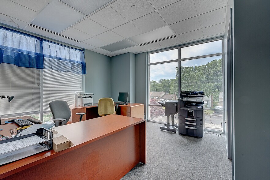 More Photos Of 855 Lehigh Ave, Union Township Office For Lease