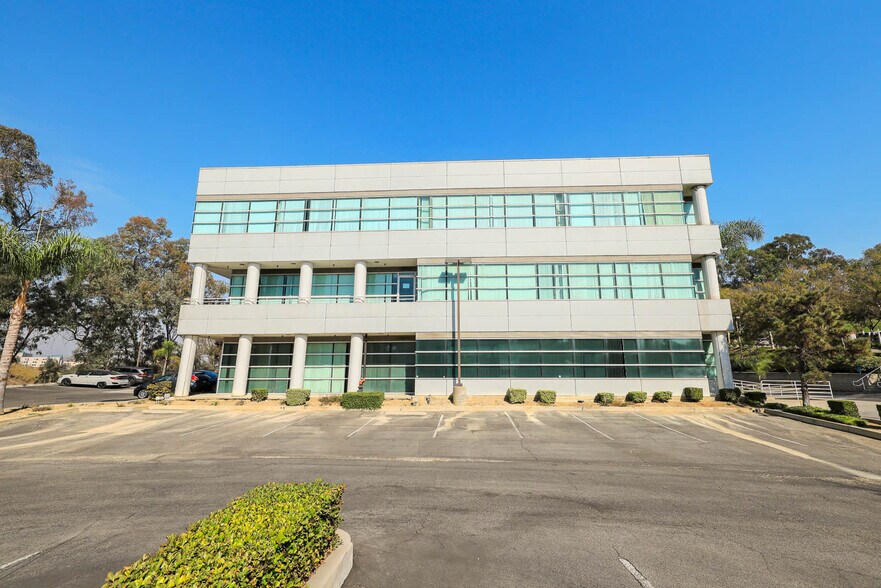 More Photos Of 1111 Corporate Center Dr, Monterey Park Loft Creative Space For Lease