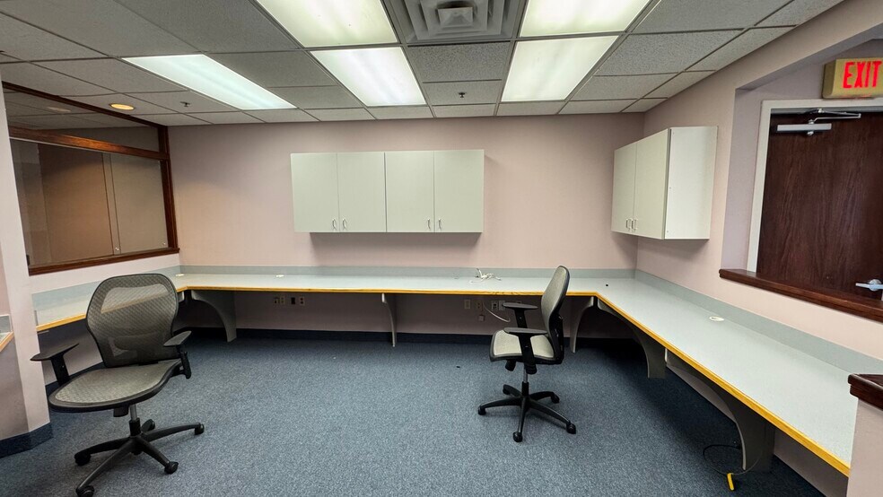 More Photos Of 2925 William Penn Hwy, Easton Office For Lease