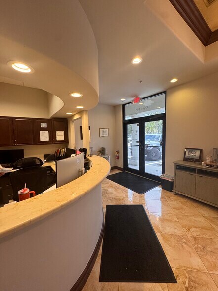 More Photos Of 14131 Metropolis Ave, Fort Myers Medical For Lease