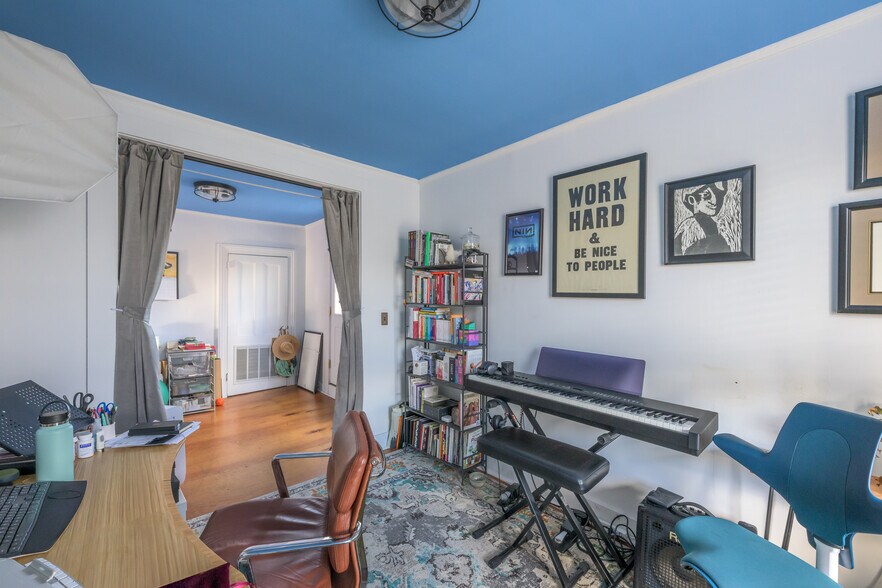 More Photos Of 78-90 Green St, Hudson Flex For Sale