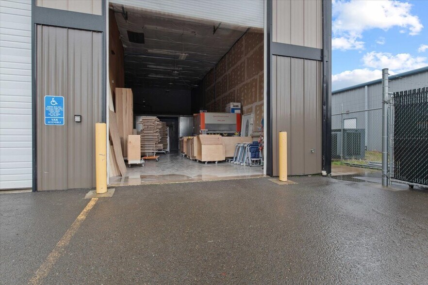 More Photos Of 1410 S Township Rd, Canby Warehouse For Sale