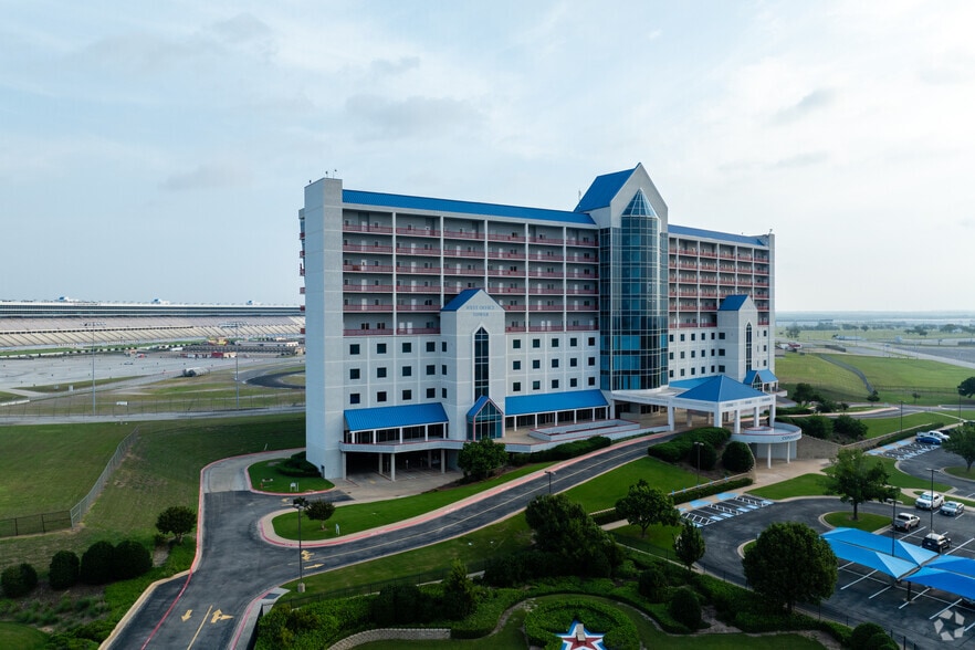 More Photos Of 3575 Lone Star Cir, Fort Worth Apartments For Sale