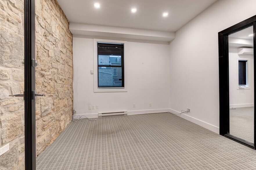 More Photos Of 15 Bold St, Hamilton Office Residential For Sale