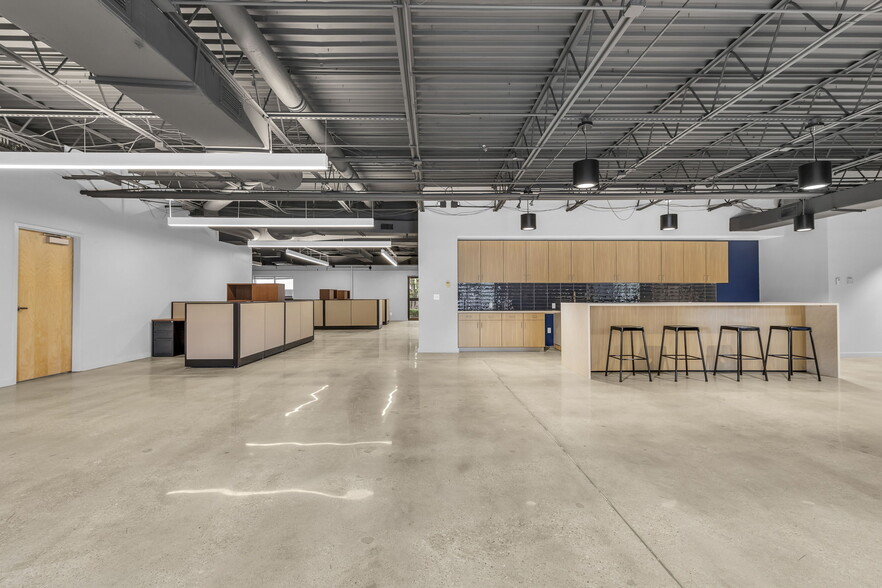 More Photos Of 10580 Barkley St, Overland Park Medical For Sale