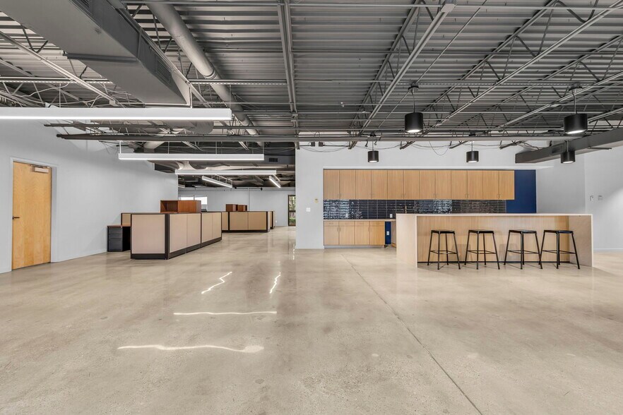 More Photos Of 10580 Barkley St, Overland Park Medical For Lease