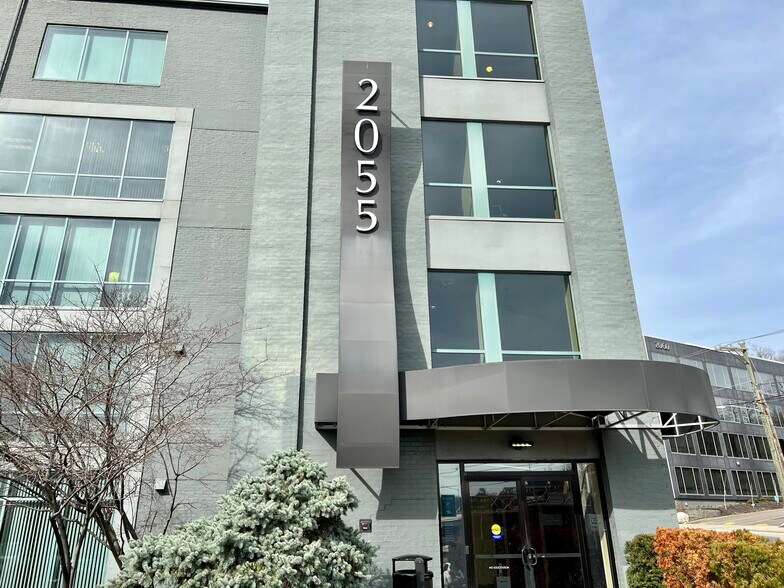 More Photos Of 2055 Reading Rd, Cincinnati Medical For Lease