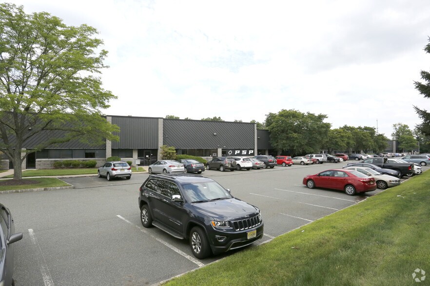 More Photos Of 50 Williams Pky, East Hanover Light Distribution For Lease