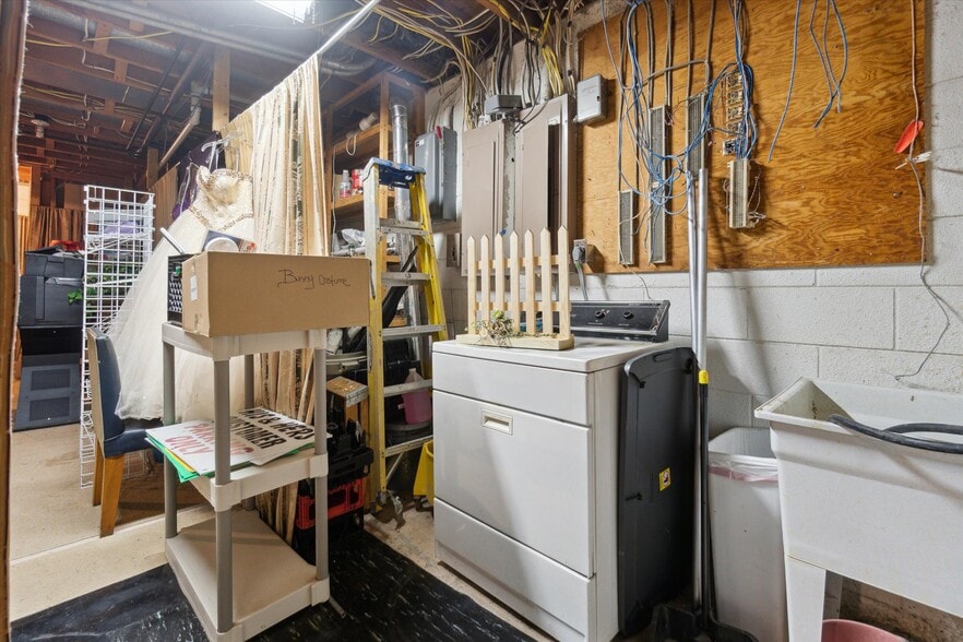 More Photos Of 4344 Richfield Rd, Flint Office For Sale