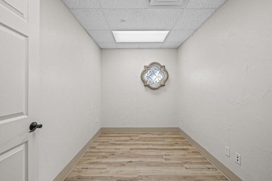 More Photos Of 1120 W Loop 289, Lubbock Medical For Lease