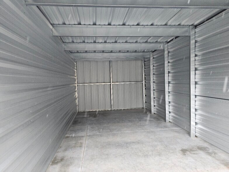 More Photos Of 36 and 38 Summer St, Oakland Self Storage For Sale