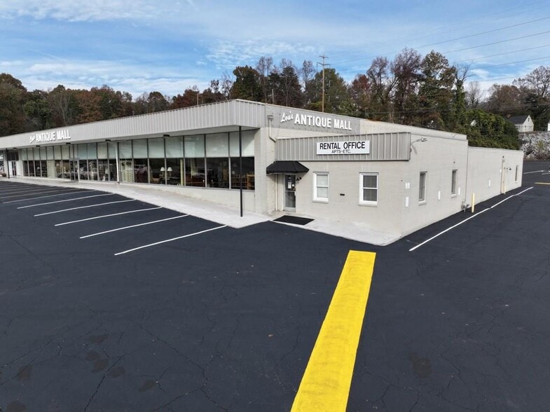 More Photos Of 120-168 Arnett Blvd, Danville General Retail For Sale