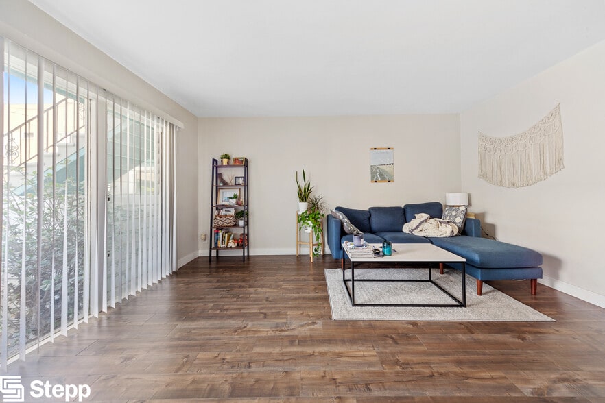 More Photos Of 1142-1148 E 1st St, Long Beach Apartments For Sale
