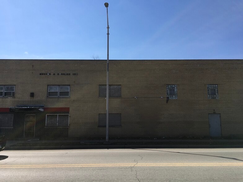 More Photos Of 1000 Madison St, Maywood Warehouse For Sale