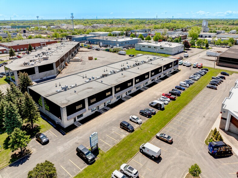 More Photos Of 3600 Boul Matte, Brossard Distribution For Lease