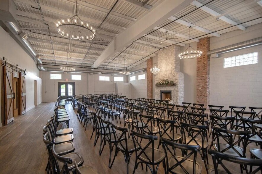 More Photos Of 44 Stephen St, Lemont Light Distribution For Sale