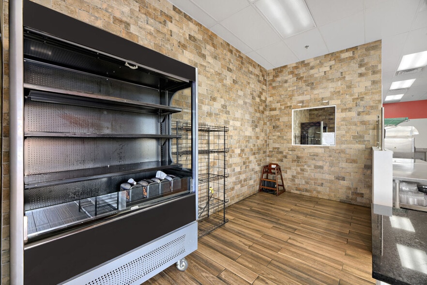 More Photos Of 6200 Leetsdale Dr, Denver Storefront For Lease