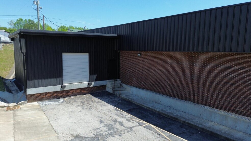 More Photos Of 236 E Cumberland Gap Pkwy, Corbin Storefront Retail Office For Lease