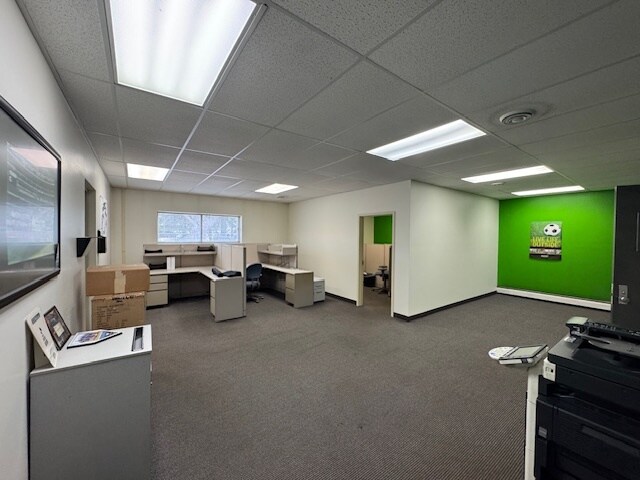 More Photos Of 8120 W Bradley Rd, Milwaukee Warehouse For Sale