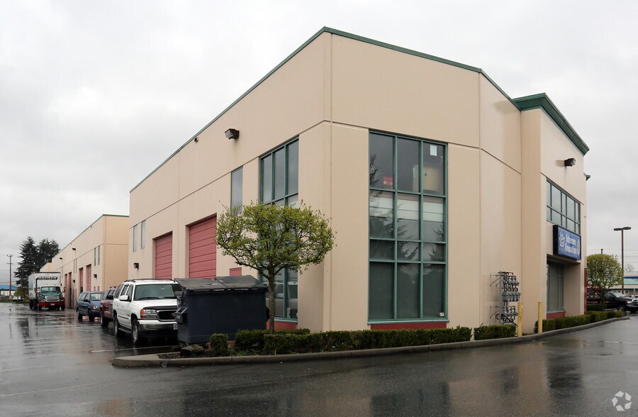 More Photos Of 1320 Kingsway Ave, Port Coquitlam Showroom For Lease