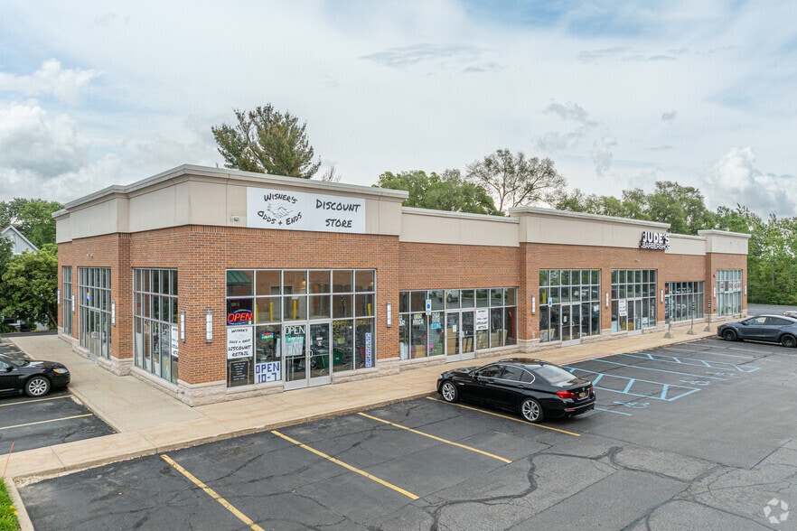Primary Photo Of 746 4 Mile Rd NW, Walker Storefront For Lease