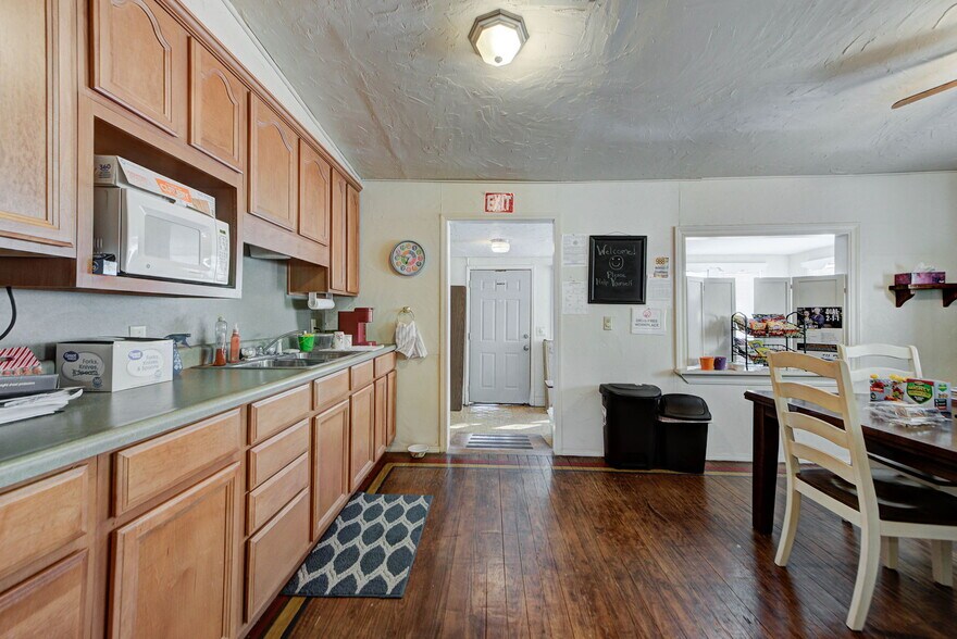 More Photos Of , El Reno Office For Sale