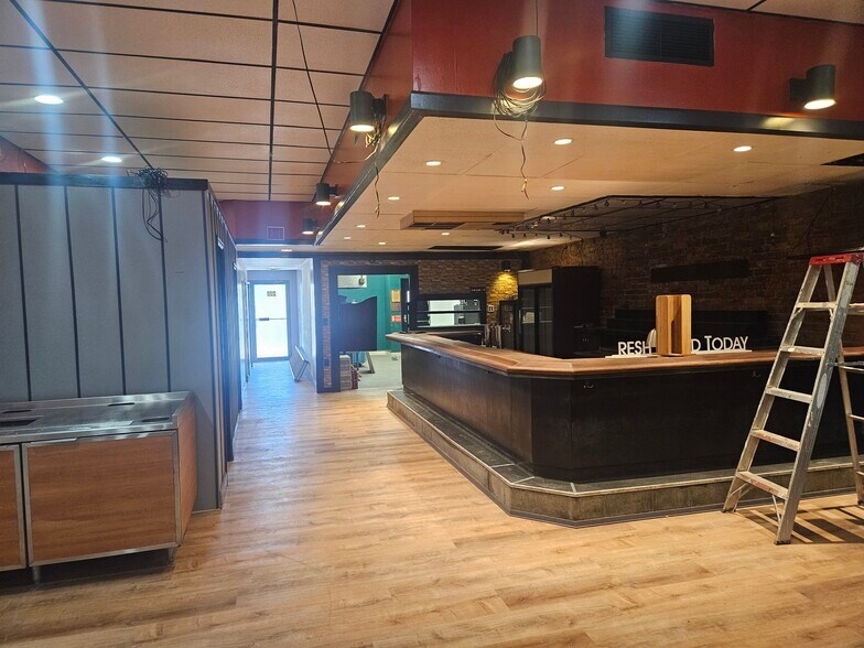 More Photos Of 220 Sycamore St, Oil City General Retail For Sale