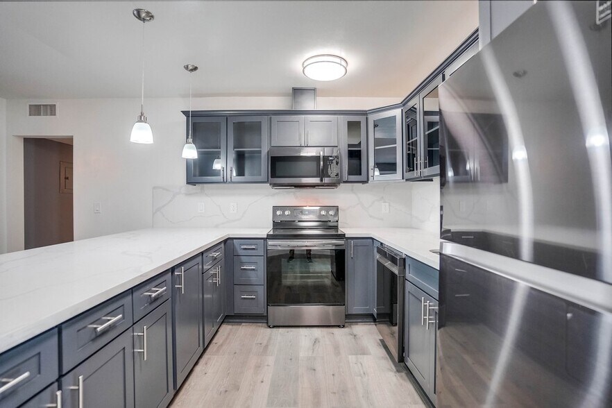 More Photos Of 621 E 99th St, Inglewood Apartments For Sale