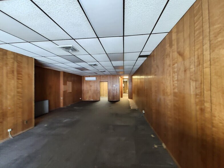 More Photos Of 6615 Fresh Pond Rd, Ridgewood Apartments For Lease