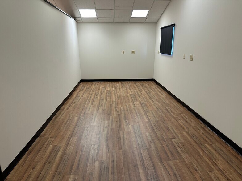 More Photos Of 4405 Dorchester Rd, Charleston Freestanding For Lease