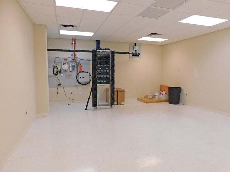 More Photos Of 372-390 N Babcock St, Melbourne Medical For Lease