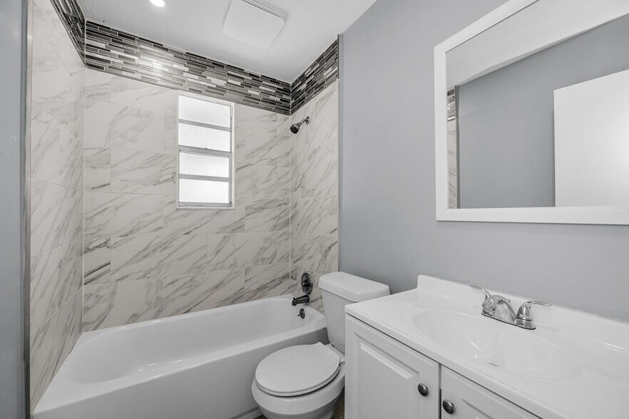 More Photos Of 1231 Illinois Ave, Palm Harbor Apartments For Sale