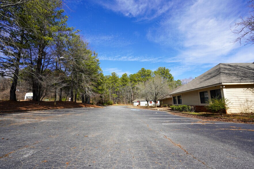 More Photos Of 2950 Stone Hogan Connector Rd SW, Atlanta Medical For Sale