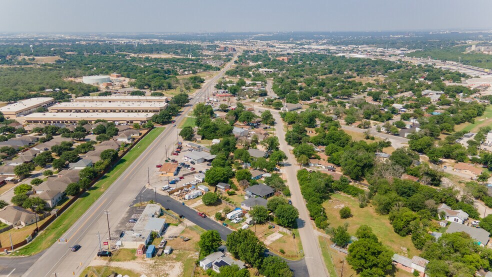 More Photos Of 5671 Randolph Blvd, San Antonio Freestanding For Sale