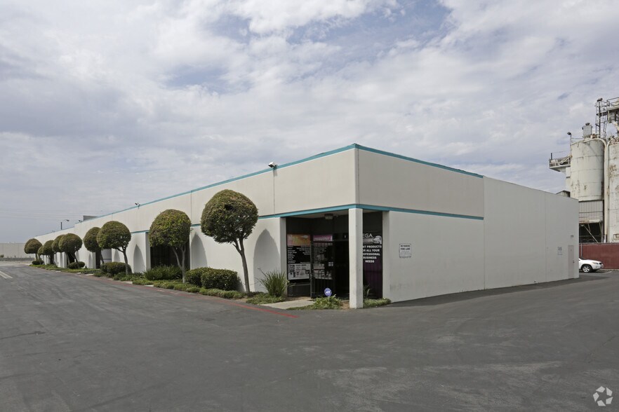More Photos Of 13965 Stage Rd, Santa Fe Springs Warehouse For Lease