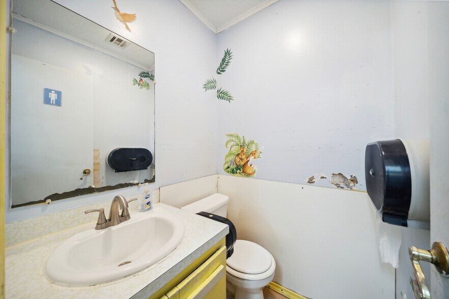 More Photos Of 235 Pine St, Oologah Daycare Center For Sale