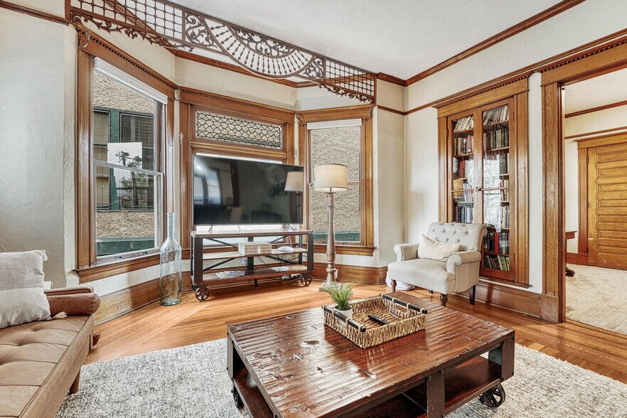 More Photos Of 6 Boulder Crescent St, Colorado Springs Hotel For Sale