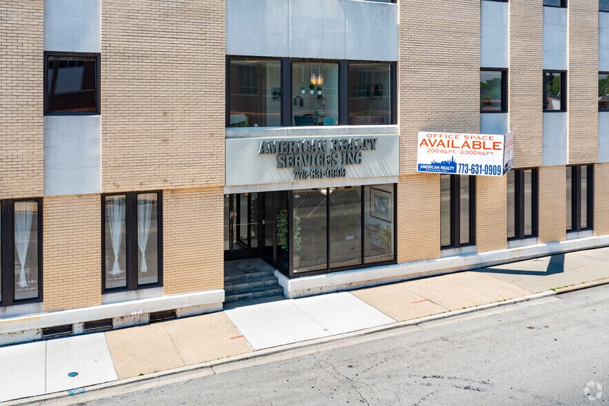 More Photos Of 6650 N Northwest Hwy, Chicago Office For Lease