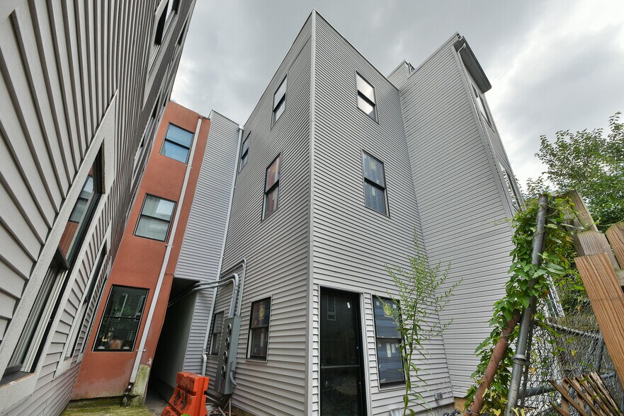 More Photos Of 1808 Frankford Ave, Philadelphia Storefront Retail Residential For Sale