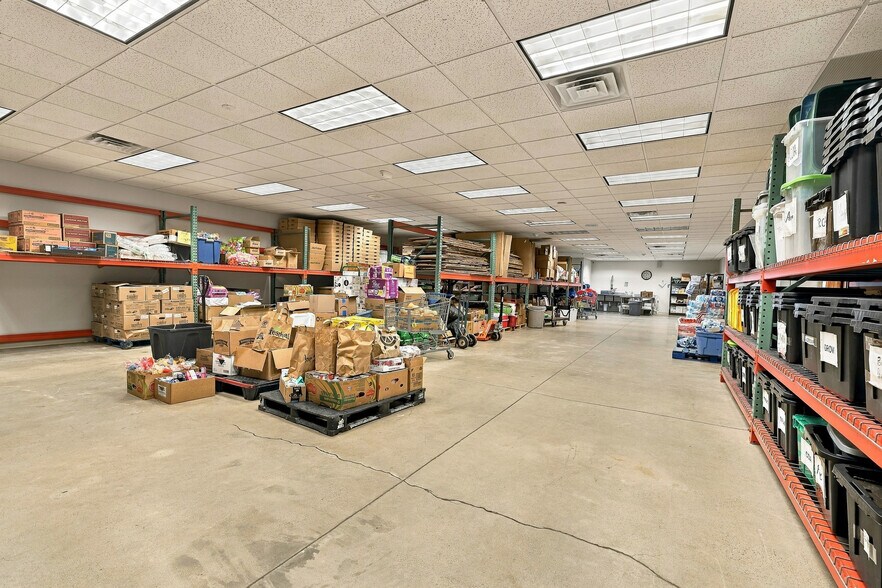 More Photos Of 2321 W Grand Ave, Wisconsin Rapids Office For Sale