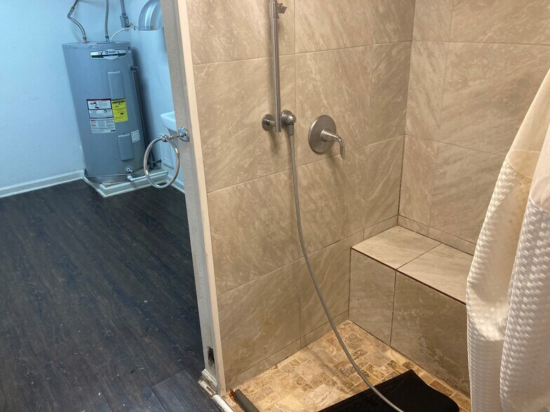 More Photos Of 6404 Maccorkle Ave, Saint Albans Office For Lease