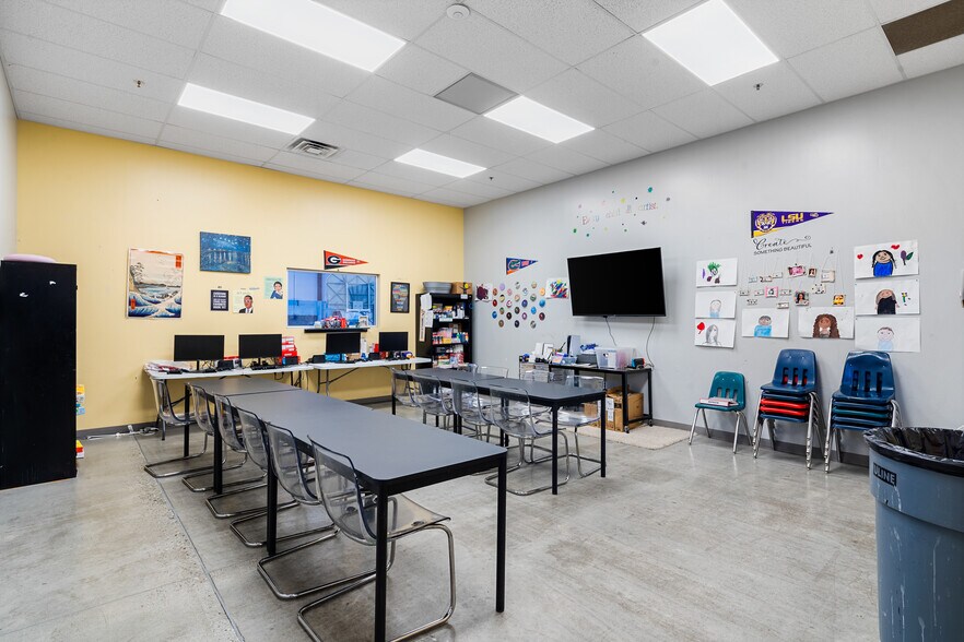 More Photos Of 5207 Young St, Bakersfield Industrial For Sale