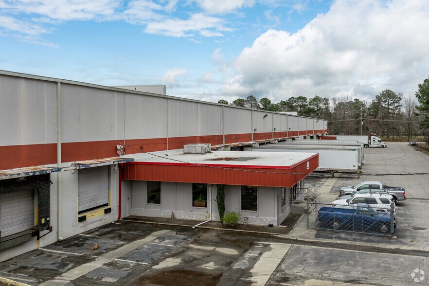 More Photos Of 3100 Elmhurst Ln, Portsmouth Distribution For Lease